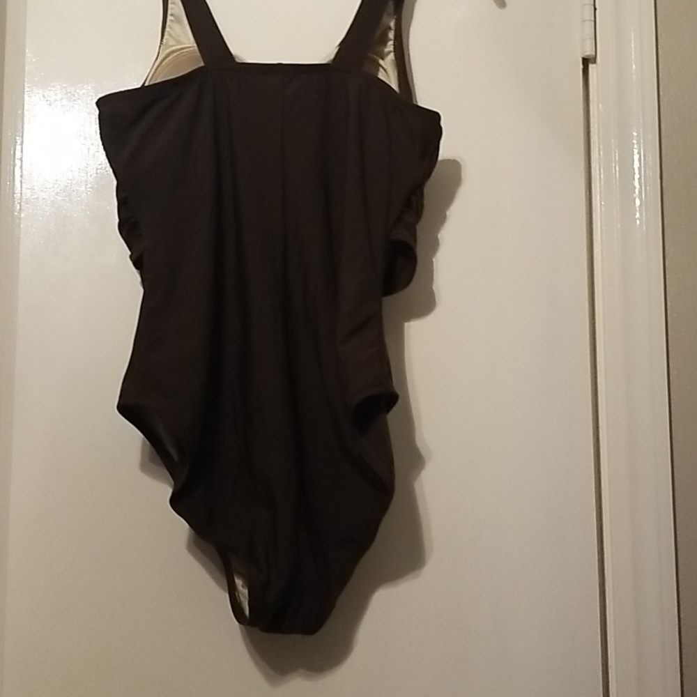 Bathing suit - Picture 2 of 7